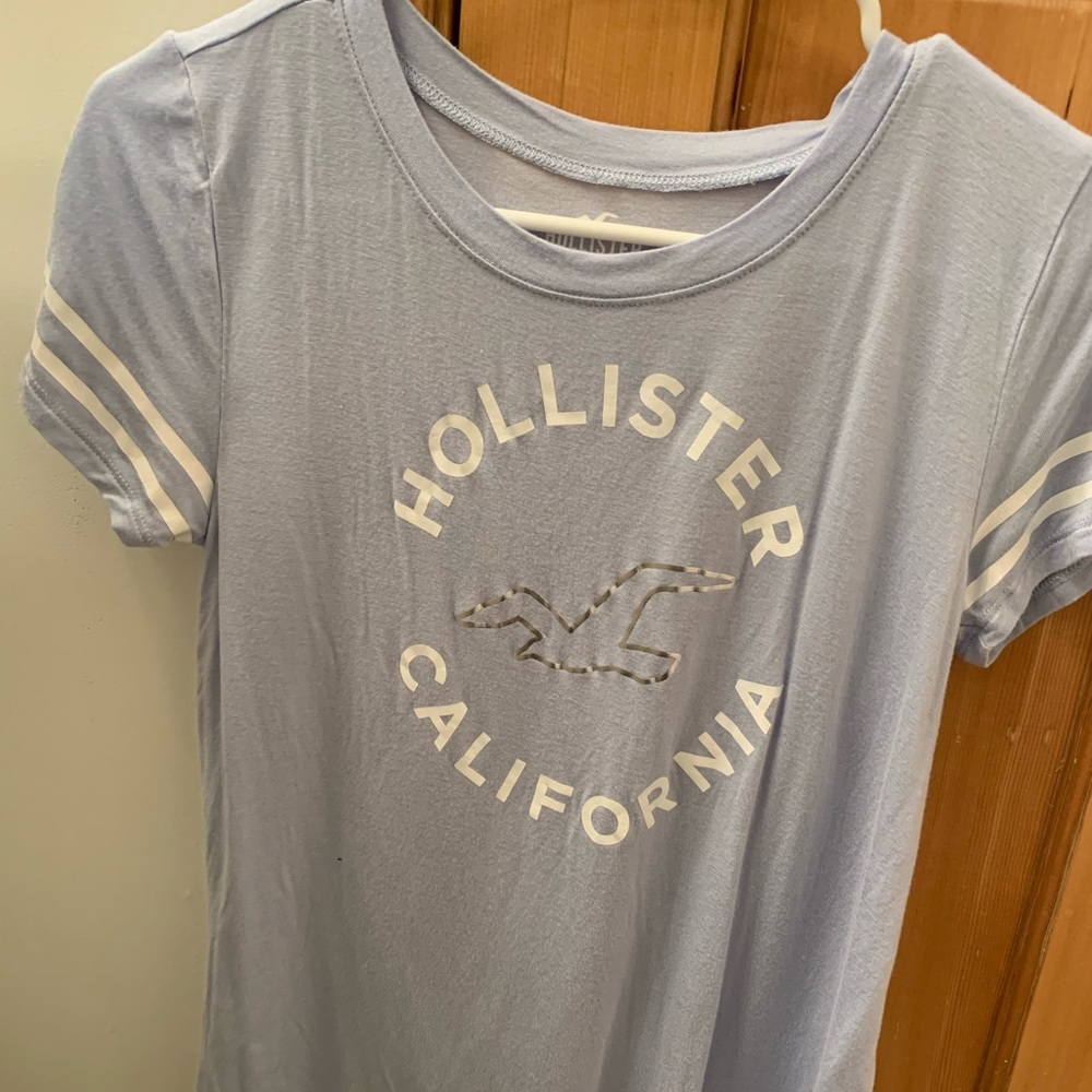 hollister t-shirt